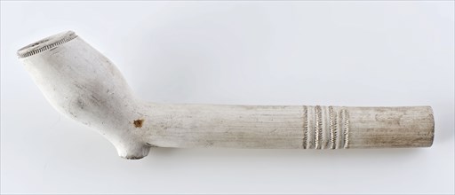 Abram Danielsz. van Hoorn, White clay pipe, marked, stemmed with simple rings, clay pipe smoking equipment smoke floor pottery