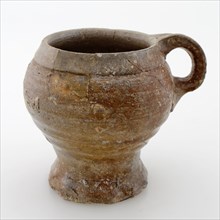 Stoneware goblet, glazed, with small bandoor, on squeeze foot, cup holder tableware holder soil find ceramic stoneware glaze