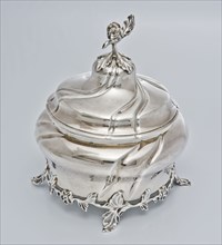 Silversmith: Cornelis de Haan, Round silver tobacco pot of the Surgeons Guild, with lid, on legs, tobacco spot pot holder metal