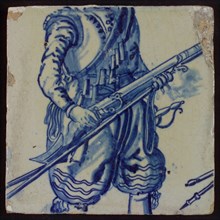 Tile of tableau with in blue torso of soldier, tile picture material fragment ceramic earthenware glaze tin glaze, baked 2x