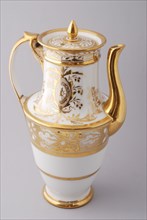 White coffee pot with gold-colored edges and flower, acorn and leaf decoration, coffee pot tableware holder coffee service tea