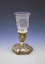 Silversmith: Jacobus Schalkwijk, Six-sided crystal goblet with The members of the Royal Honor Guard in Rotterdam to their