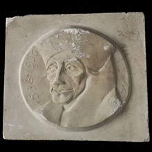 Leendert Bolle, Mal for commemorative medal, high relief, inside circle breastpiece Erasmus, with left 1536 - 1936, mold casting