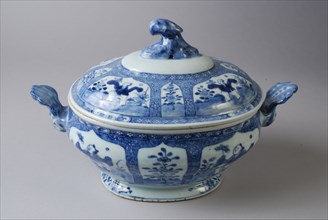 Porcelain tureen with lid, in blue Oriental figure with flowers, terrine crockery holder ceramic porcelain glaze, baked painted