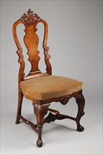 Walnut Queen Anne chair, chair furniture furniture interior design walnut beech wood velor burr walnut wood, Carving on the hood