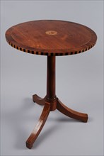 Guéridon with round column on three curved legs, table furniture interior design mahogany oak rosewood ebony maple wood