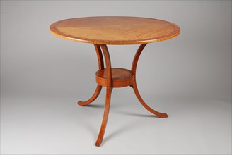 Round Louis Seize table, table furniture interior design wood oak wood lemon wood mahogany elm wood ebony iron