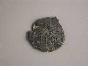 Lakenlood, with coat of arms of Haarlem and initials, cloth seal hallmark ground find lead metal h 4,2, right I and folded down