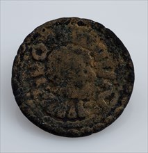 Fibula or mantle pin, disc fibula with portrait and edge lettering, fibula fastener soil find bronze metal, cast punched drawn