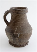 Stoneware canister on pinched foot, triangular rim around neck, brown and scraped earthenware, drinking jug be tableware holder