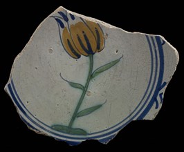 Soul of majolica dish with polychrome decor, some tulip in green, orange and blue, dish crockery holder soil find ceramic