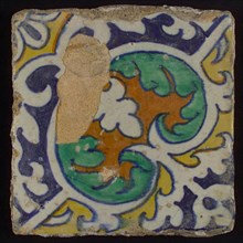 Ornament tile, central kidney-shaped green and brown floral shape, corner motifs, quarter rosette and save technique, wall tile