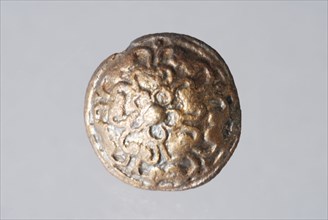 Metal button with Tudor rose, knot clothing accessory clothing soil find copper brass metal, cast Metal knot. Hemisphere. Short