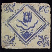 GG, Flower tile with tulip in serrated square, blue decor on white ground, corner filling lily, marked, wall tile tile sculpture