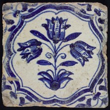 WEJ, Flower Tile with three-tier, blue decor on white ground, accolade frame and volutes, marked, wall tile tile sculpture