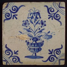 Flower tile with large flower pot, blue decor on white ground, corner filling: large ox head, wall tile tile sculpture ceramic