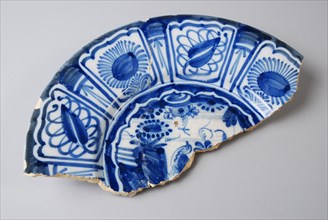 Half faience plate with decor in Wanli style, the Chinese garden with bird, plate crockery holder soil find ceramic earthenware