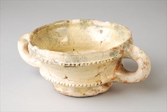 dish with two ears, white shard, radish, pop bowl bowl holder earth discovery ceramic earthenware glaze lead glaze, turned