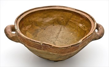 Pottery comes on three stand fins with grooves over the outer edge, two lying ears, bowl bowl earthenware pottery earthenware