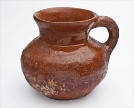 Earthenware chamber pot on vaulted bottom, glazed internally, narrow neck, pot holder sanitary earthenware ceramic pottery