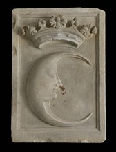 Facade stone, crowned crescent with human face and profile, facing sculpture sculpture material building component sandstone