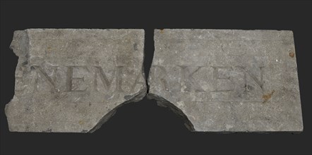 Two fragments of facing brick with Denmark, facing brick building component soil find stone right: upper side 49.0 lower side 26