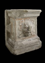 Basement with lion, basement ornament building component sandstone stone, sculpted Rectangular base with lion in the middle