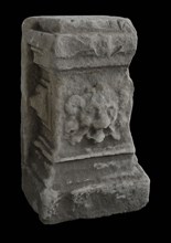 Basement with lion head, basement ornament building component sandstone stone, sculpted Rectangular base with lion head
