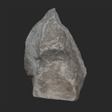 Fragment pedestal image in gown, sculpture sculpture fragment sandstone stone, total (10397 tm 10400) ca 130 kg sculpted