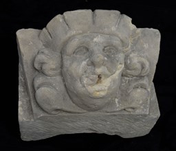 Console, male head with hat and curly collar, console building element sandstone stone, sculpted Console with male head