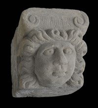 Console with female head, console building element sandstone stone, sculpted Console with female head