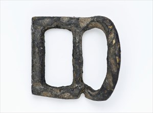 Small metal buckle, decorated frame, rectangular and oval in shape, buckle fastener component ground find copper metal