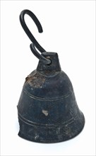 Bell bell, call with hook, bell soil find brass tin metal with hook, cast Bell or clock with hook Decorated with two double