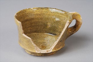 Earthenware head, white shard and light green glazed, cup crockery holder soil find ceramic earthenware glaze lead glaze, hand