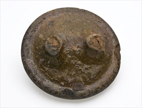 Earthenware lid, red shard, partly glazed, lid closure soil found ceramic earthenware glaze lead glaze, hand turned hand shaped