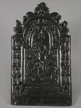 Fireback Jupiter seated on eagle, hob plate cast iron, cast Rectangular with arch Around broad border with flower garlands