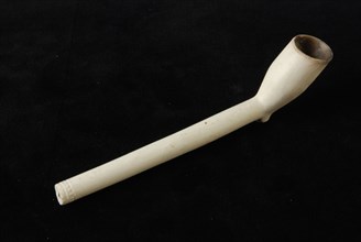 Clay pipe, slender funnel shape with heel mark and decorated handle, clay pipe smoking equipment smoke floor earthenware ceramic
