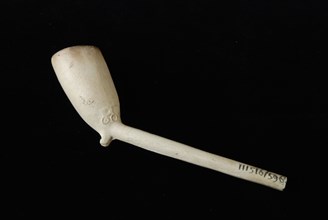 Salomon van der Vin, Funnel-shaped clay pipe with carriage on the side of the boiler, clay pipe smoking equipment smoke floor