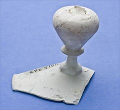 Fragment of foot and stem of goblet la façon de Venise, drinking cup drinking vessel holder soil find glass, hand-blown Fragment