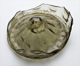 Fragment of bottom and part wall of braid cup, drinking cup drinking utensils holder soil find glass h 2.2, hand-blown