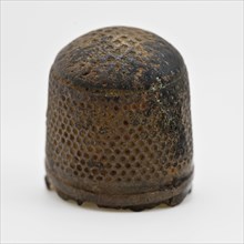 Copper molded thimble with waffle pattern, thimble sewing kit soil find copper metal, cast Copper molded thimble with square