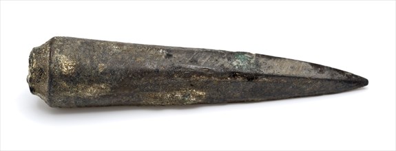 Two pointed objects, one with brass cloak, artifact soil found iron brass metal ), Two points: one consists of hollow copper