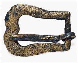 Long-eyed buckle with sting, without middle post, clasp fastener component bottomfound brass metal, cast Elongated clasp D-shape