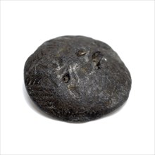 Tin button with star-shaped decoration, knot clothing accessory clothing soil find tin metal h 0.5, cast Pewter knot: round