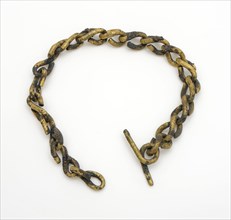 Chain with twisted, S-shaped links, watch chain, watch chain necklace soil find copper metal, cast drawn Necklace