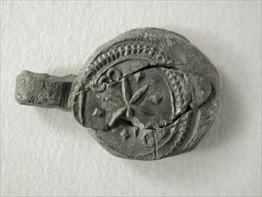 Cloth with Rotterdam weapon with six-pointed star and initials, cloth seal hallmark ground find lead metal, Cloth lead