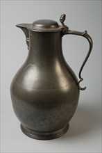 Tinsmith: Johannes Daniël Druy, Jug with pear-shaped body, hinging lid and question mark-shaped ear, supper liturgical container