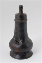 Tinsmith: Jacob Peeters?, Pewter bottle with pear shaped body and unscrewable cap with short suction knob, feeding bottle