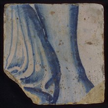Tile with blue drawing (folds?), tile picture footage fragment ceramics pottery glaze, d 1.5