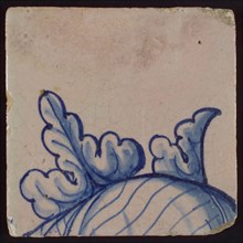 Tile with blue painting (leaf-shaped ornaments), tile pilaster footage fragment ceramic earthenware glaze, d 1.4